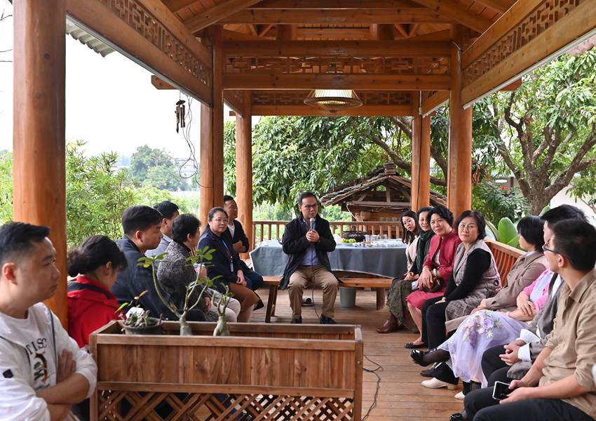 美育教育在耕讀小苑和福德基地交流。覃路婷攝