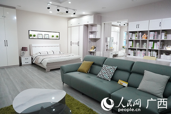 億能居家俬有限公司家居生活展廳。人民網(wǎng)記者 黃子婧攝