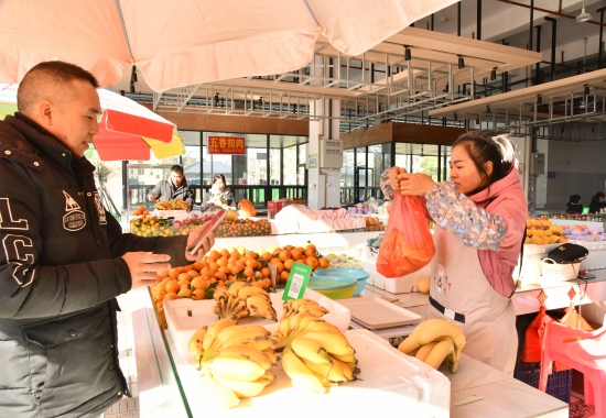 向海社區(qū)新建市場開始使用,群眾商戶齊開顏