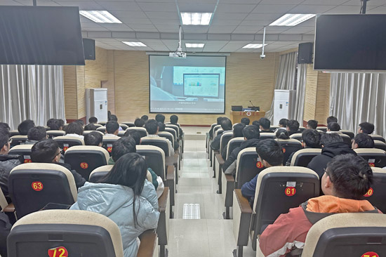 百色學(xué)院畢業(yè)生參加企業(yè)招聘宣講 百色學(xué)院信息工程學(xué)院供圖