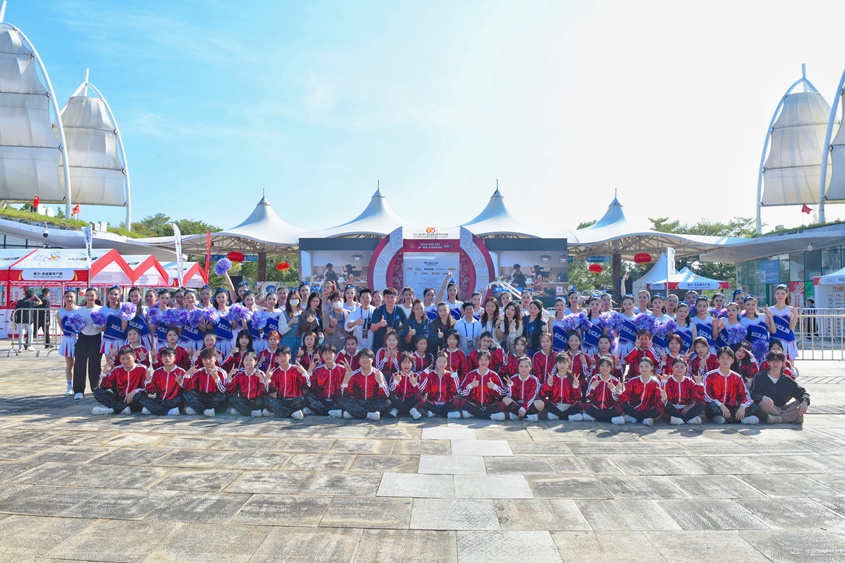 北海職業(yè)學(xué)院學(xué)子參加“環(huán)廣西”自行車賽志愿服務(wù)活動