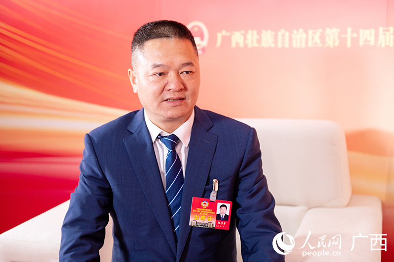 楊序勇委員接受專訪。人民網(wǎng)記者 嚴(yán)立政攝