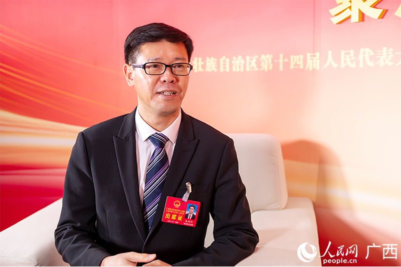 歐樹和代表接受專訪。人民網(wǎng)記者 嚴(yán)立政攝