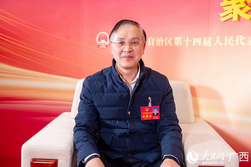 黃幼巖代表接受專訪。人民網(wǎng)記者 嚴(yán)立政攝