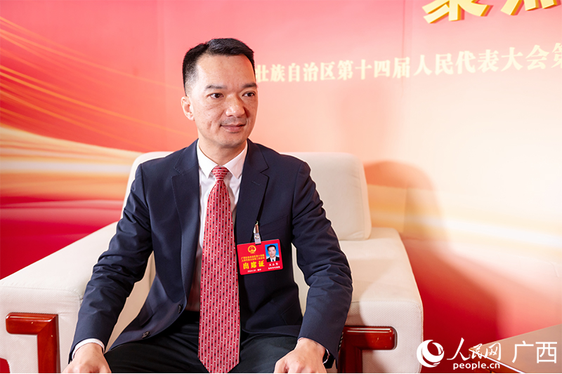 王永堅(jiān)代表接受專訪。人民網(wǎng)記者 嚴(yán)立政攝