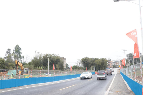 省道S206恢復(fù)通車。王阿寧攝