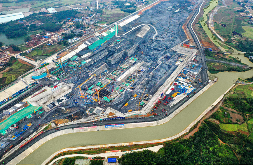 新年伊始，平陸運河企石樞紐在熱火朝天建設(shè)中。周軍攝