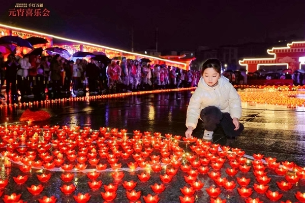 千燈萬福·元宵喜樂會現(xiàn)場。桂平市委宣傳部供圖