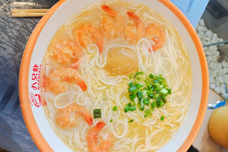 味道鮮美的海鮮粉。黃賢攝