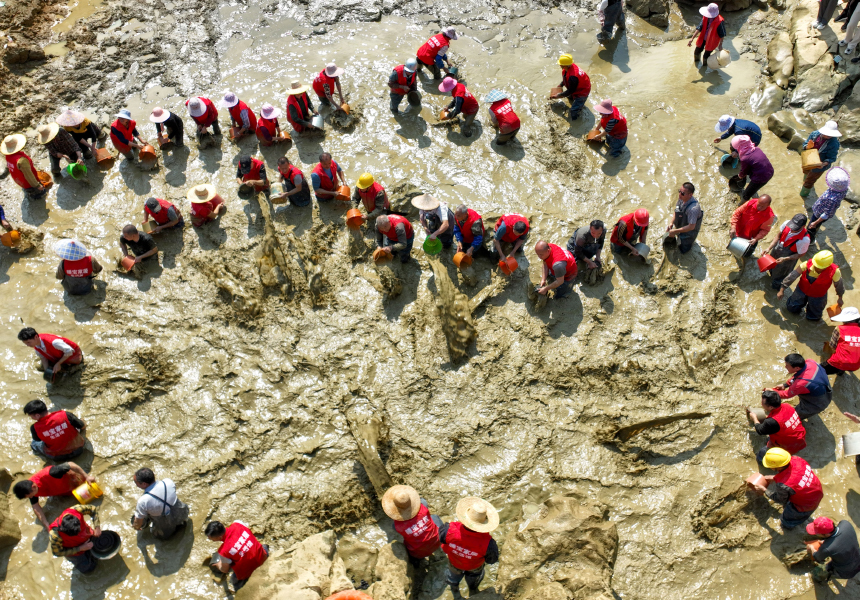 “喊泉”現(xiàn)場。零銀卿攝
