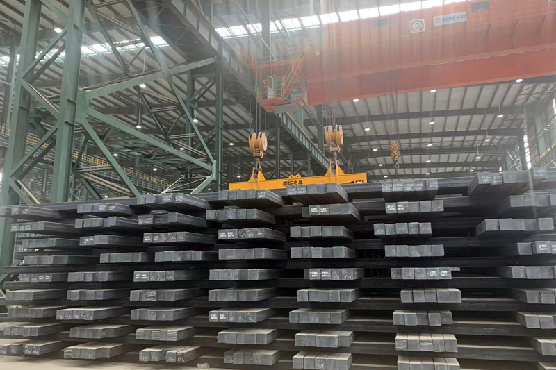 廢鋼生產(chǎn)出來的鋼坯。廣西供應鏈服務集團供圖