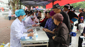 凌云：衛(wèi)健為民辦實事 健康服務(wù)送上門