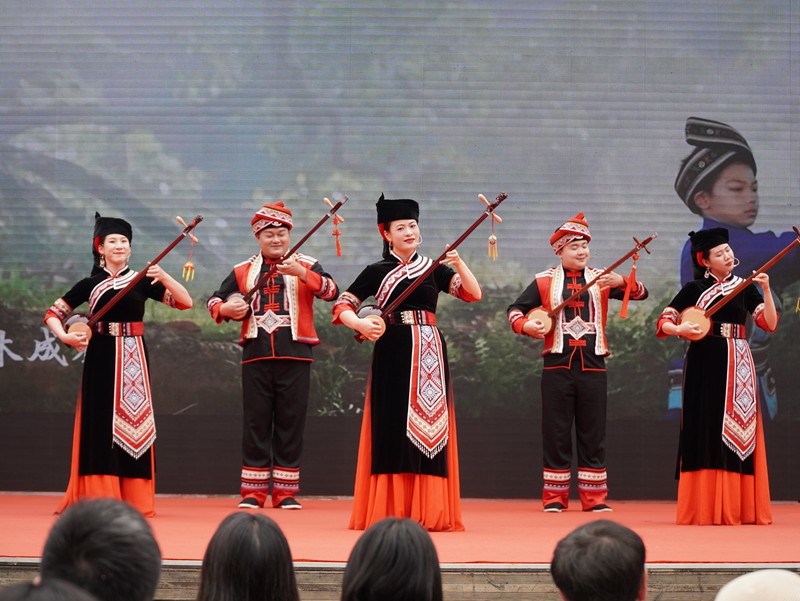 天琴彈唱《天琴彈唱的地方》。大新縣委宣傳部供圖