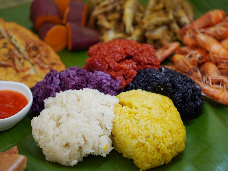 五色糯米飯。大新縣委宣傳部供圖