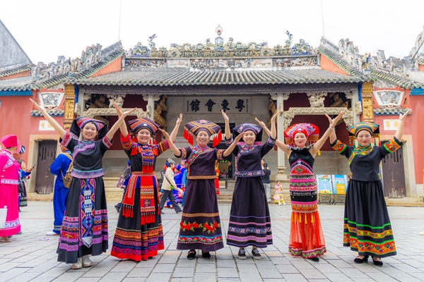 百城街道活動現(xiàn)場。右江區(qū)委宣傳部供圖