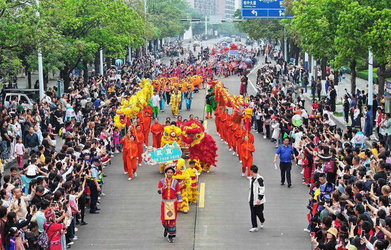 巡游隊伍。來賓市融媒體中心供圖