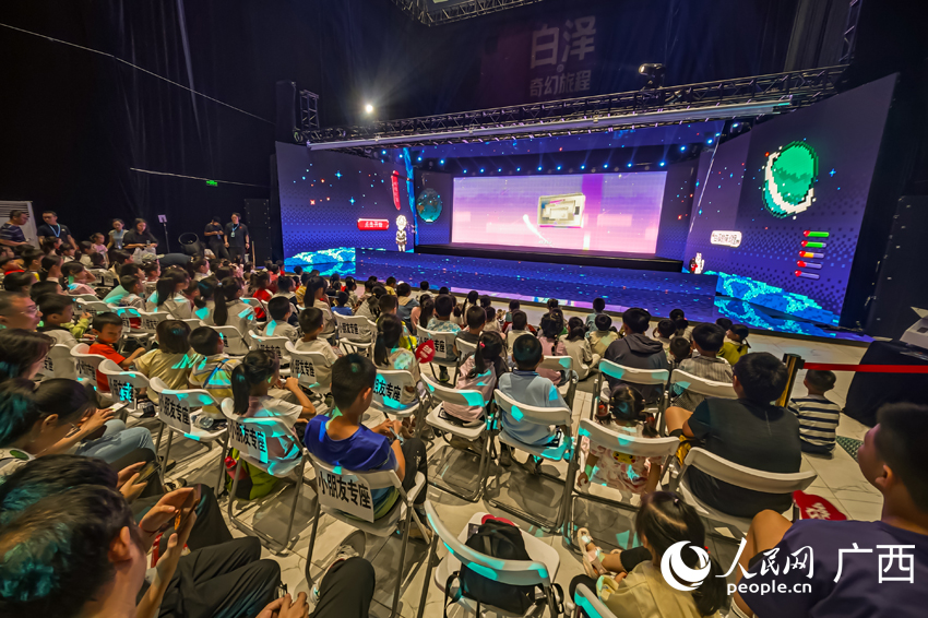 展演現(xiàn)場。人民網(wǎng)記者 嚴(yán)立政攝