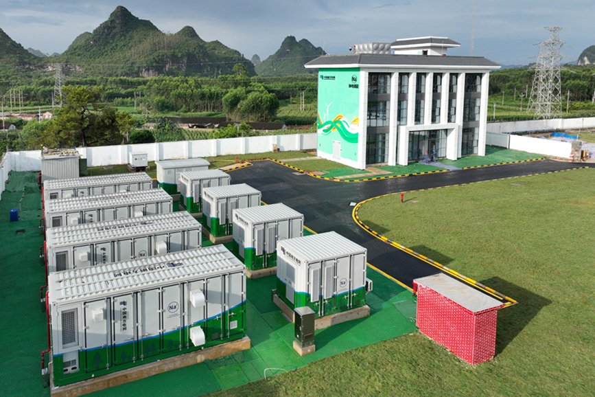 大容量鈉離子電池儲能電站——伏林鈉離子電池儲能電站在廣西南寧投運。梁磊攝