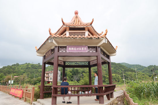 東興市馬路鎮(zhèn)大旺村的議事亭