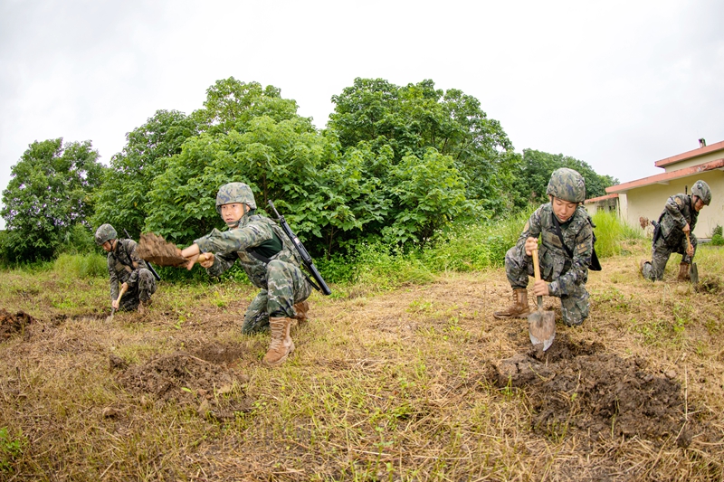 武警官兵訓(xùn)練現(xiàn)場(chǎng)。