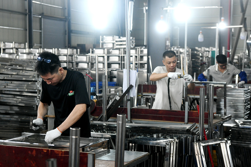 廣西容縣得晟金屬制品有限公司的生產(chǎn)車間。