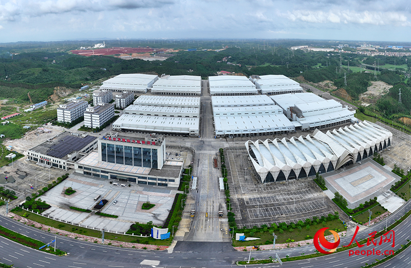 廣西北部灣國(guó)際生鮮冷鏈園區(qū)全景。人民網(wǎng) 雷琦竣攝