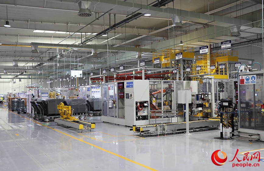 柳州賽克科技數(shù)智化生產(chǎn)車間。人民網(wǎng) 付華周攝