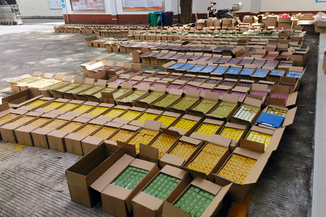 清點(diǎn)現(xiàn)場。陳陽攝