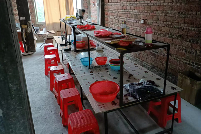 制作現(xiàn)場。朱慶鋒攝