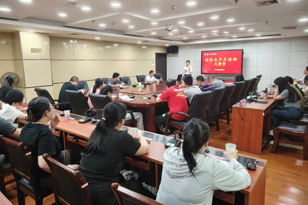 理論知識(shí)培訓(xùn)現(xiàn)場(chǎng)。