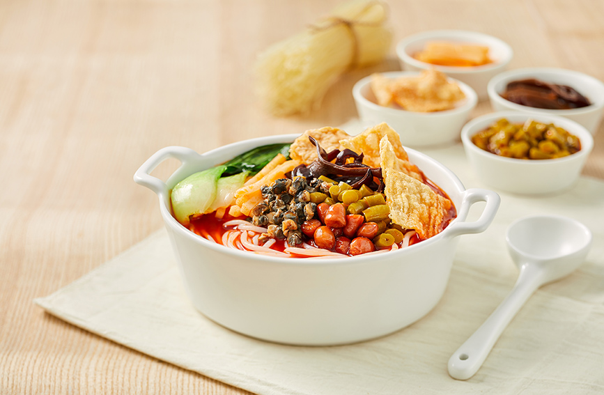 酸辣鮮香的柳州螺螄粉。柳州市商務(wù)局供圖