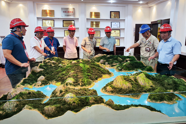 工作隊(duì)在大唐巖灘水力有限責(zé)任公司調(diào)研。