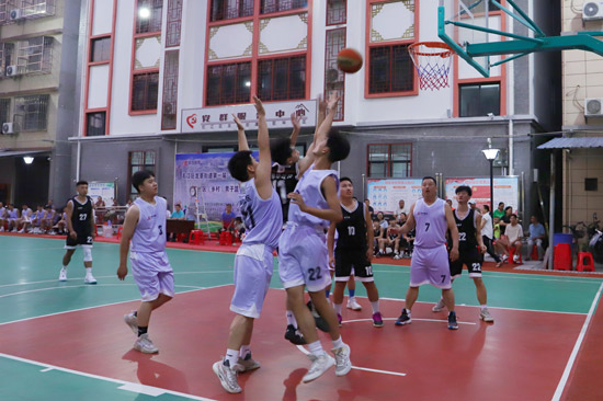 激烈的比賽現(xiàn)場。陸杰 攝