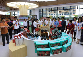 全國(guó)采購(gòu)商廣西行欽州農(nóng)產(chǎn)品推介會(huì)現(xiàn)場(chǎng)