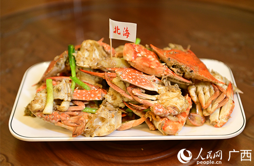 姜蔥炒蟹。人民網(wǎng) 雷琦竣攝