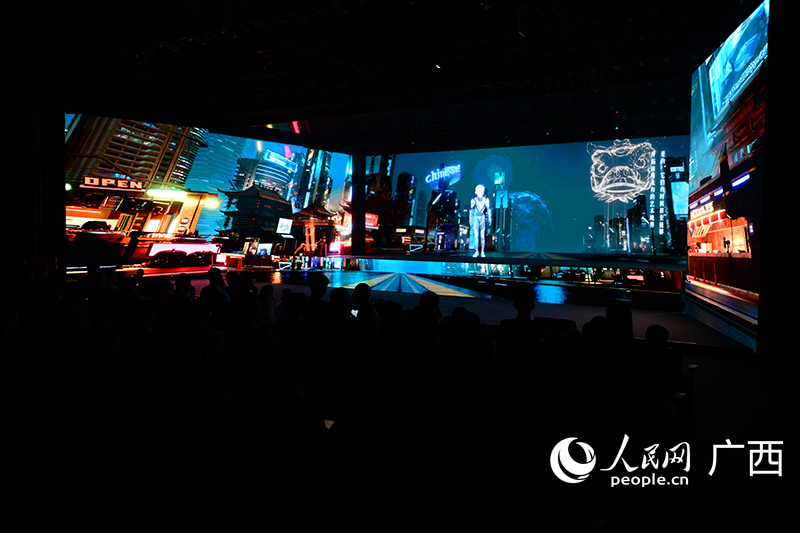 現(xiàn)場觀看《白澤的奇幻旅程》。人民網(wǎng) 雷琦竣攝