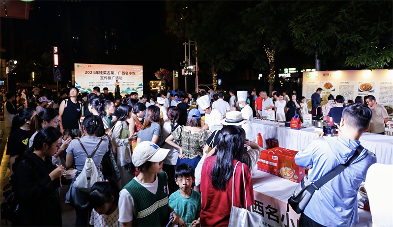 活動(dòng)現(xiàn)場(chǎng)氣氛熱烈，市民游客絡(luò)繹不絕。主辦方供圖