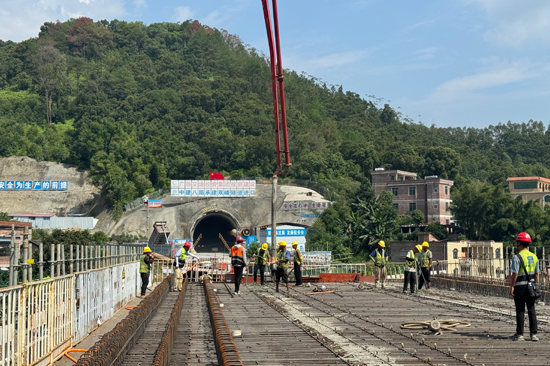 施工現(xiàn)場(chǎng)。李宏毅攝