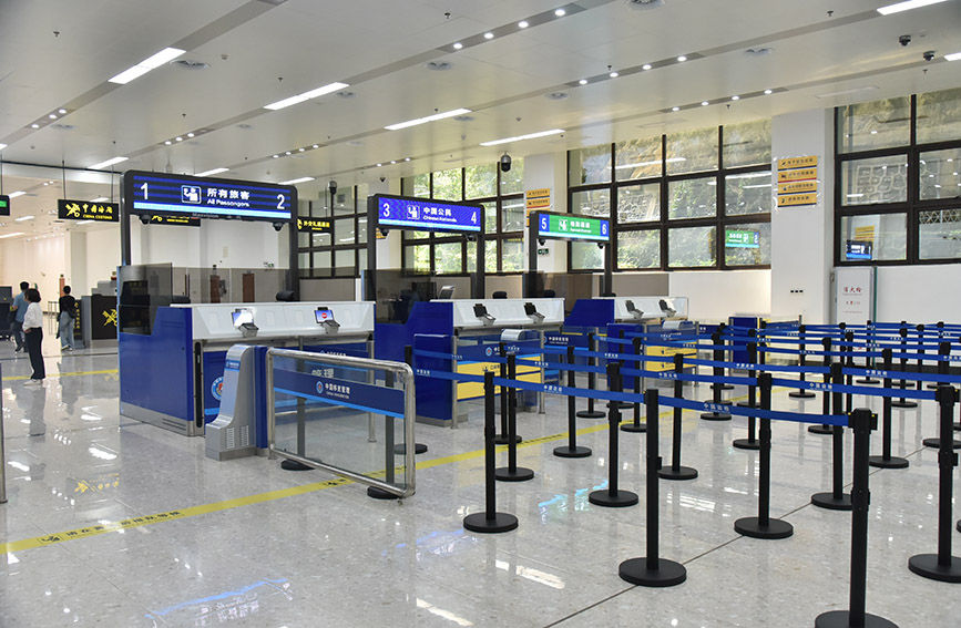 碩龍口岸核驗通關(guān)大廳。大新縣融媒體中心供圖