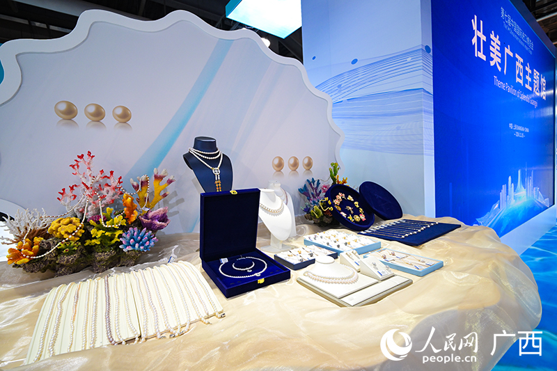 壯美廣西主題館現(xiàn)場(chǎng)。人民網(wǎng) 雷琦竣攝