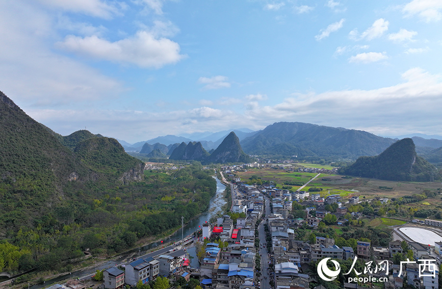 環(huán)境優(yōu)美的洞井鄉(xiāng)。人民網(wǎng) 付華周攝