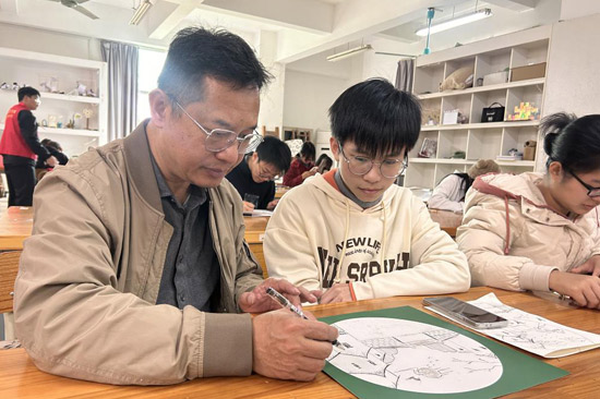 張中教授講授鋼筆畫課程