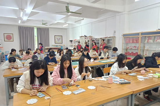 石頭畫創(chuàng)作