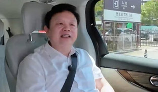 廣旅集團(tuán)充分發(fā)揮龍頭企業(yè)引領(lǐng)帶動(dòng)作用 助推廣西文化旅游強(qiáng)區(qū)建設(shè)廣旅集團(tuán)重點(diǎn)圍繞“三地兩帶一中心”積極布局和整合了一些優(yōu)質(zhì)的文旅資源……【詳細(xì)】