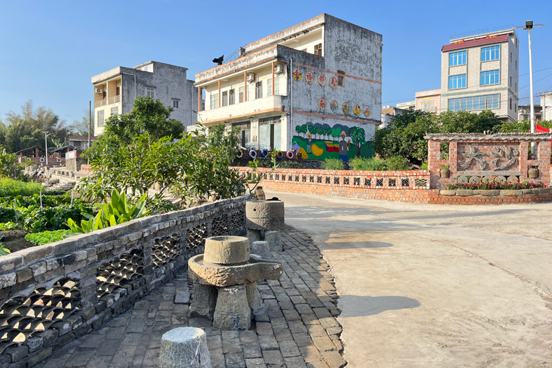 群眾利用舊物打造”微景觀“。林逢鎮(zhèn)人民政府供圖