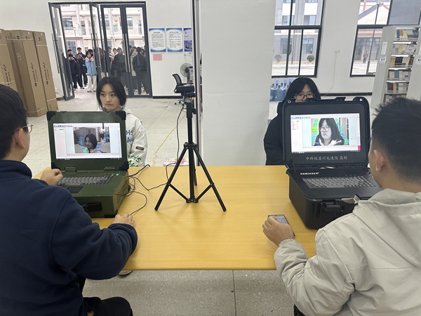 數(shù)據(jù)采集現(xiàn)場(chǎng)。臨桂區(qū)教育局供圖