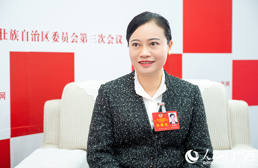 韋朝暉委員接受專訪。人民網(wǎng)記者 嚴(yán)立政攝