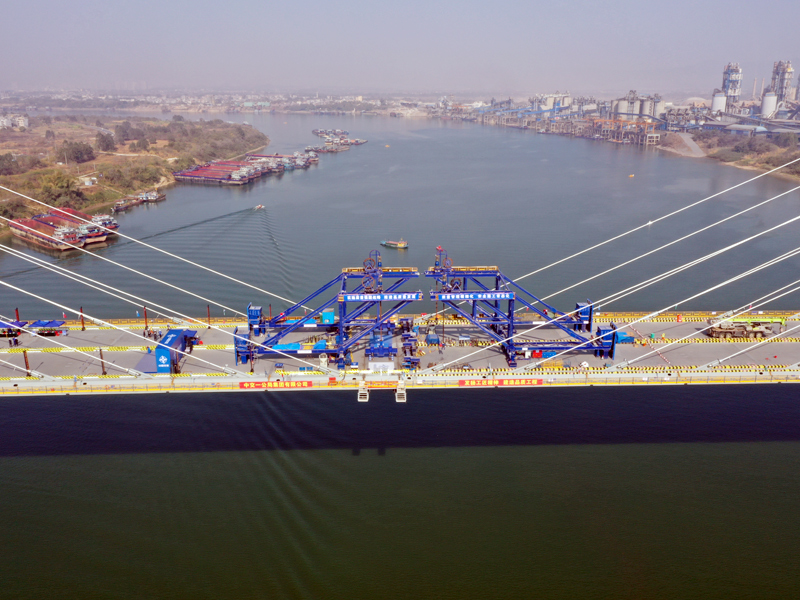 平南特大橋主橋合龍。中交一公局集團(tuán)供圖