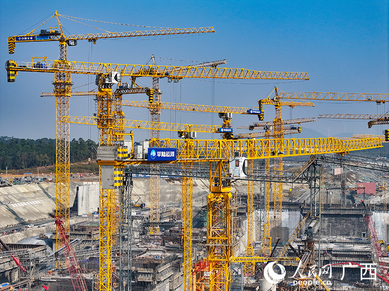 平陸運(yùn)河企石樞紐建設(shè)現(xiàn)場。人民網(wǎng) 雷琦竣攝