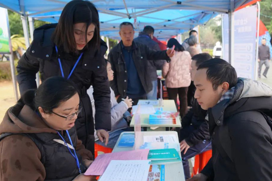 招聘會(huì)現(xiàn)場(chǎng)